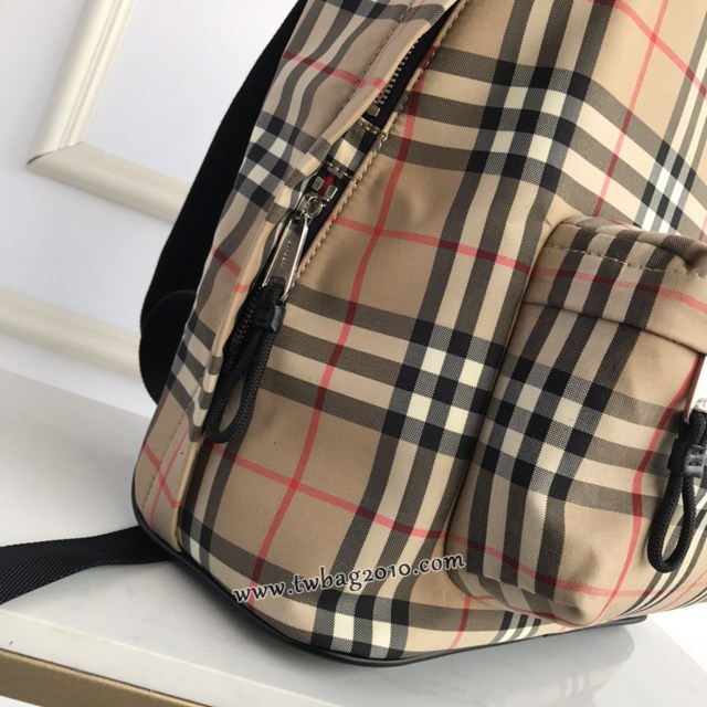 Burberry專門店新款尼龍雙肩包 巴寶莉Vintage復古格紋男士背包 yxb1132